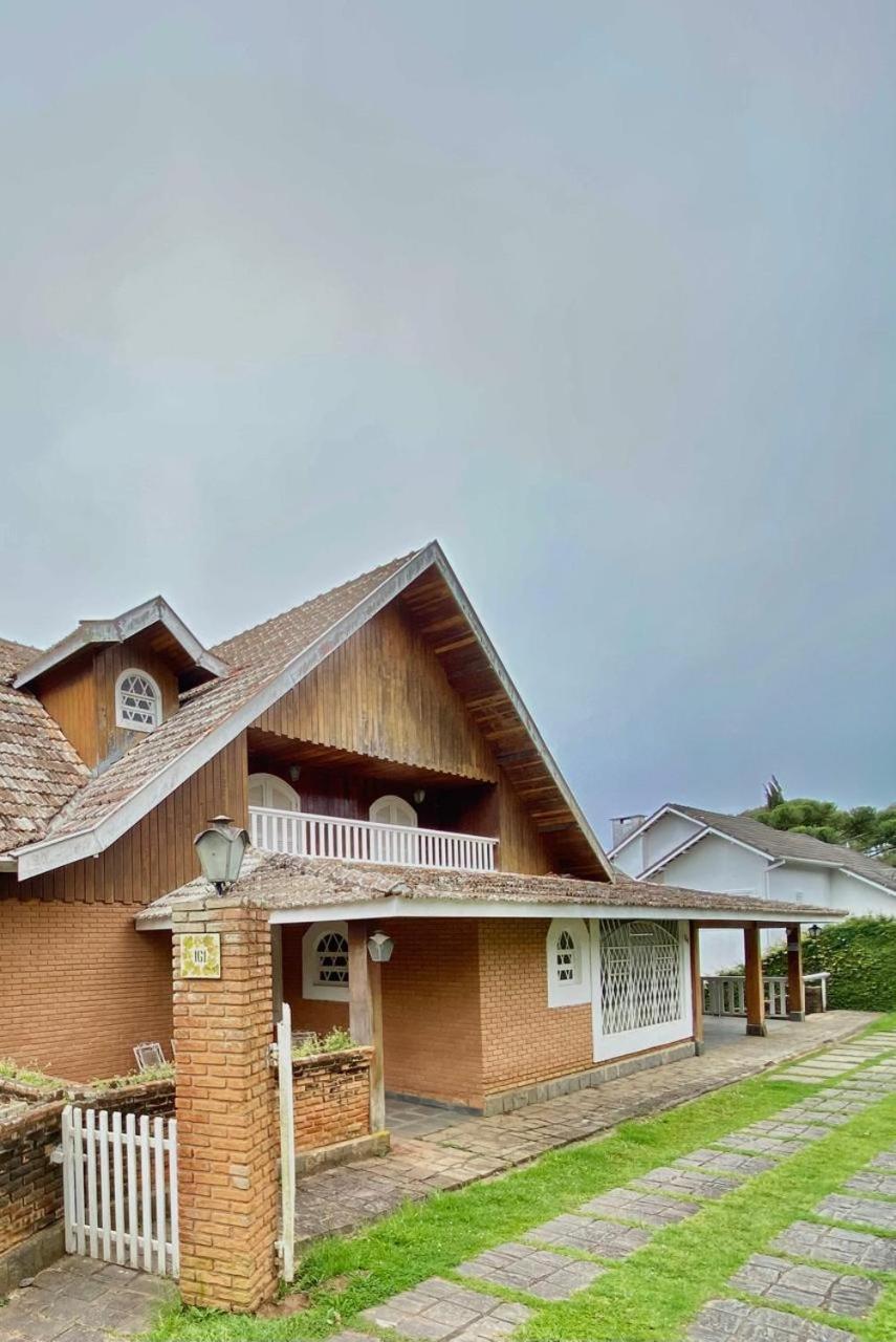 ホテル Refugio Mana Campos do Jordão エクステリア 写真
